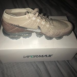 Women Nike. Vapormax sz 10.5